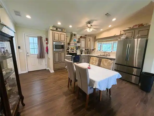 Listing Photo 19