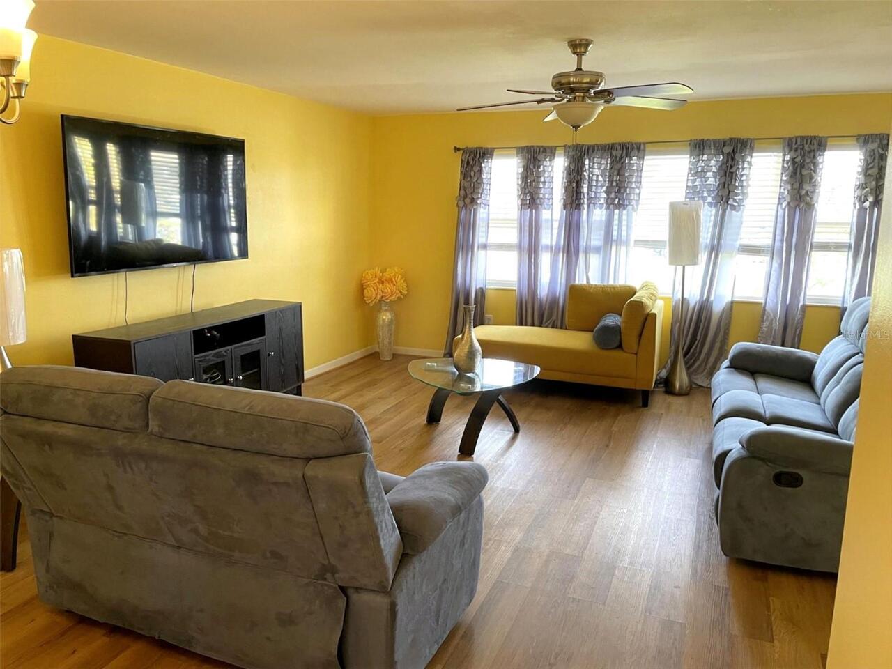 Listing Photo 8