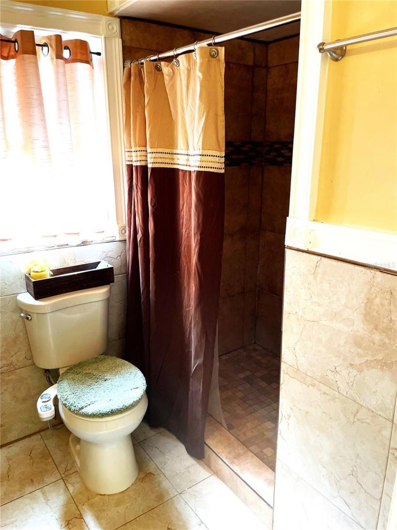 Listing Photo 12