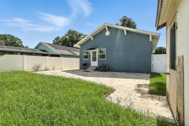 Listing Photo 11