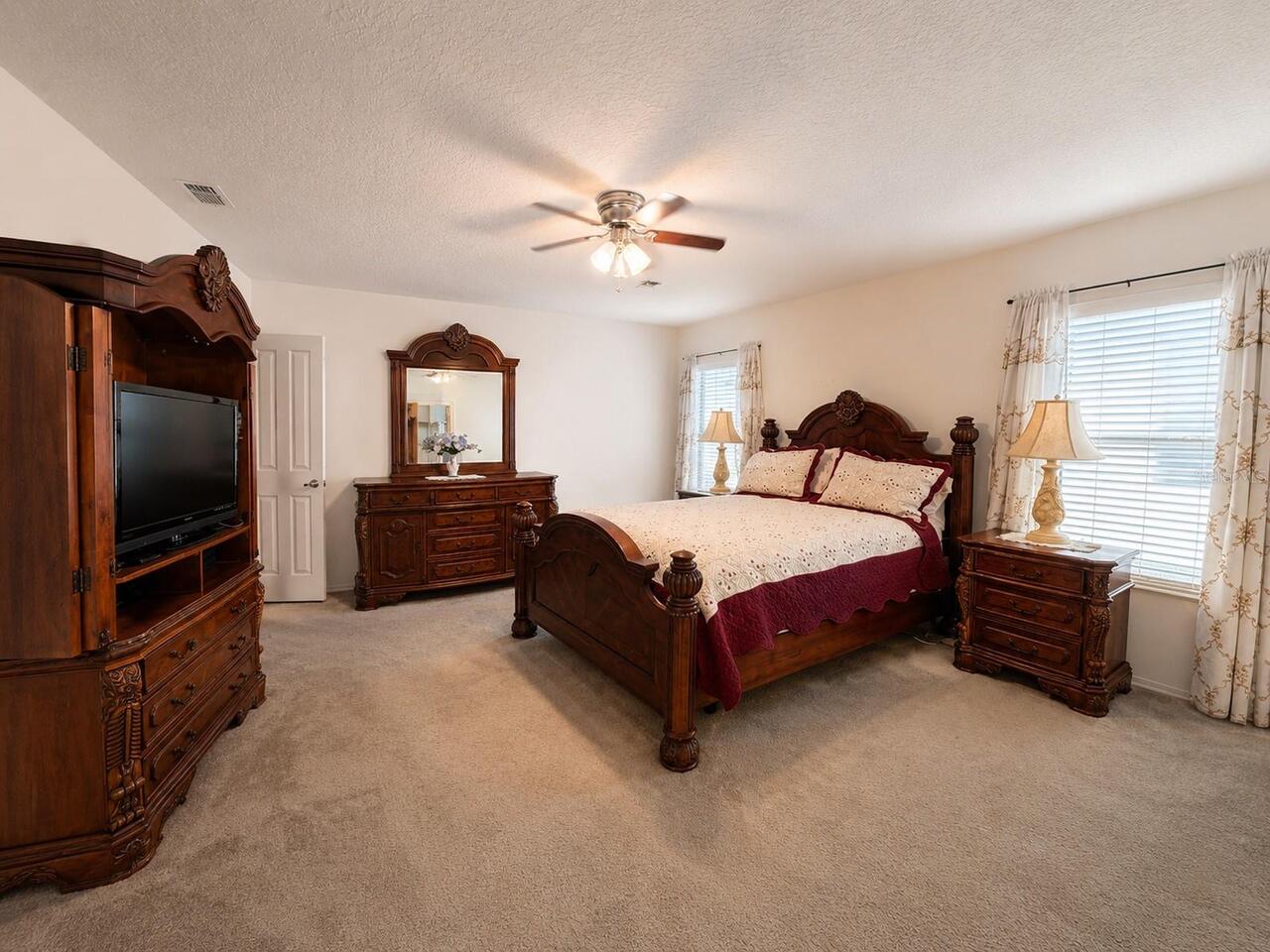 Listing Photo 12
