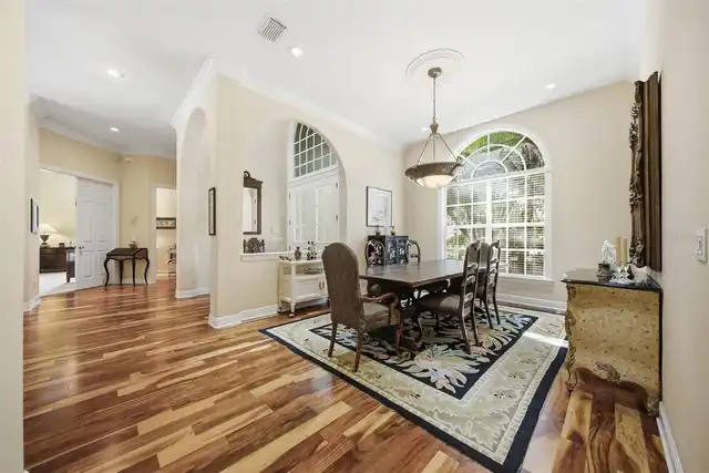 Listing Photo 10