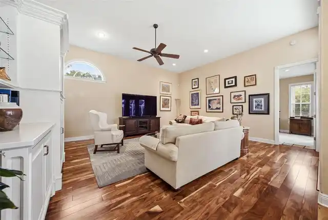 Listing Photo 34