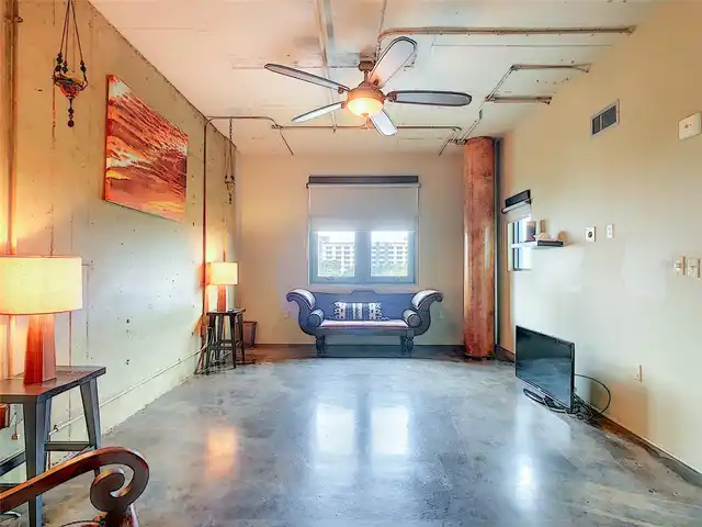 Listing Photo 7