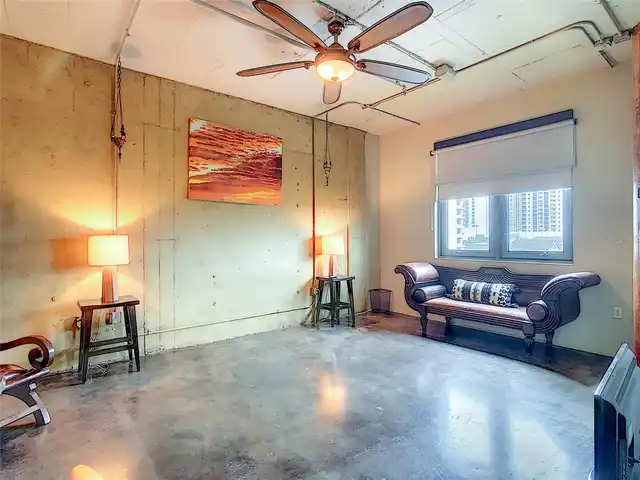 Listing Photo 8