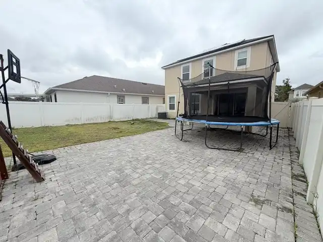 Listing Photo 9