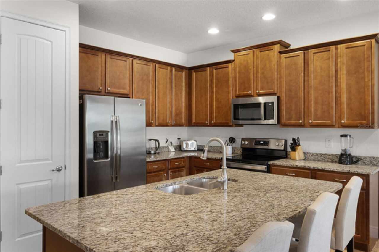Listing Photo 8