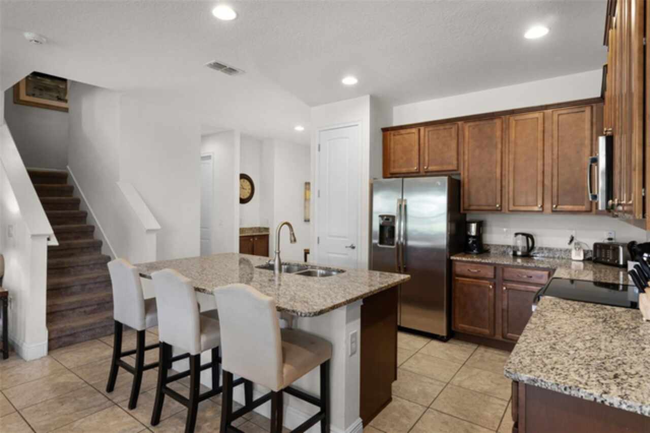 Listing Photo 9