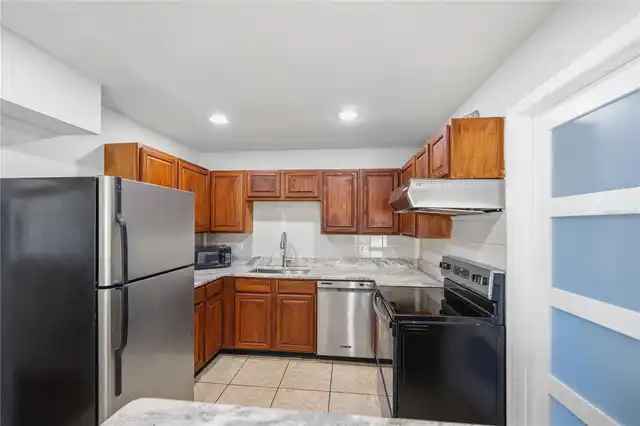 Listing Photo 7