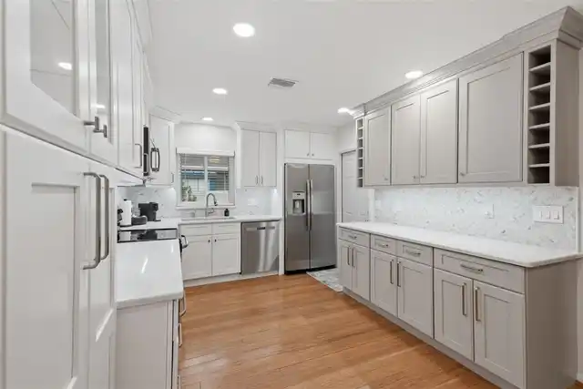 Listing Photo 11