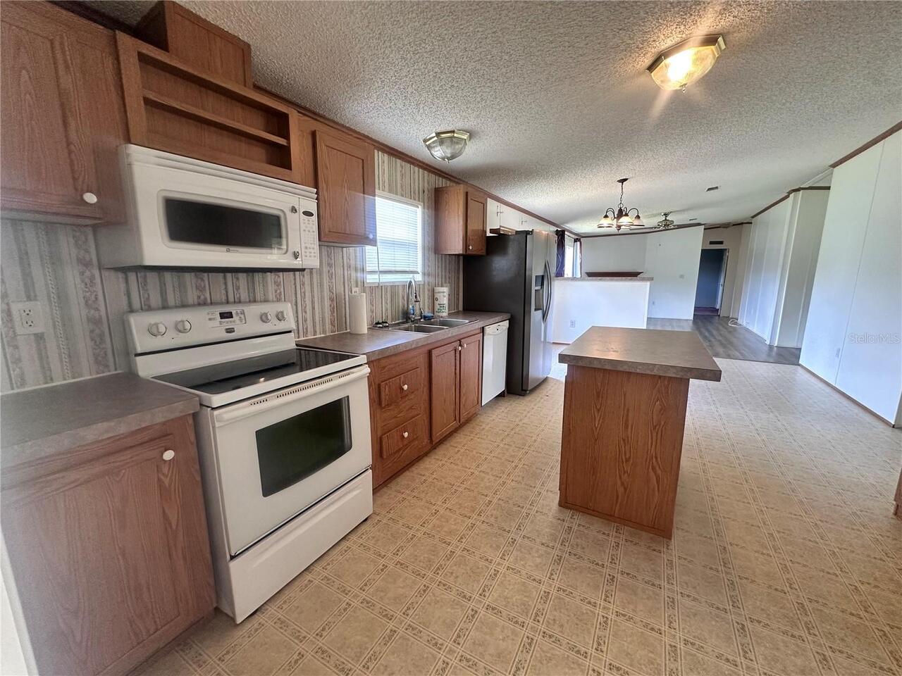 Listing Photo 7
