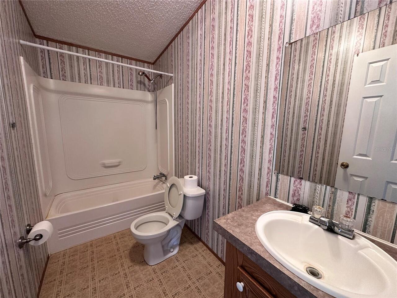 Listing Photo 14