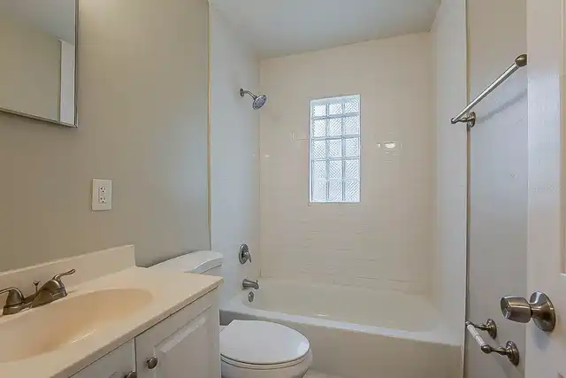 Listing Photo 16