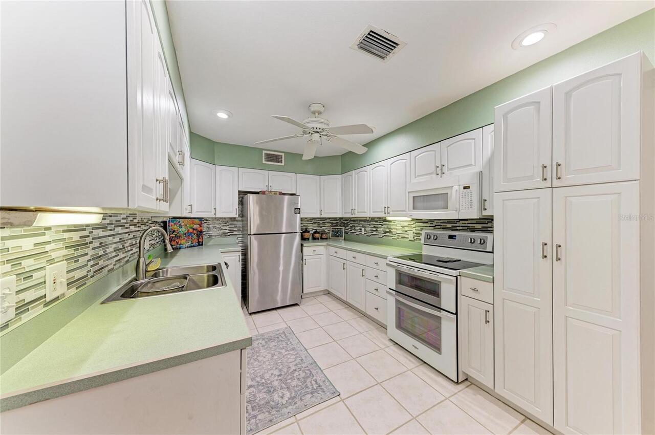 Listing Photo 9