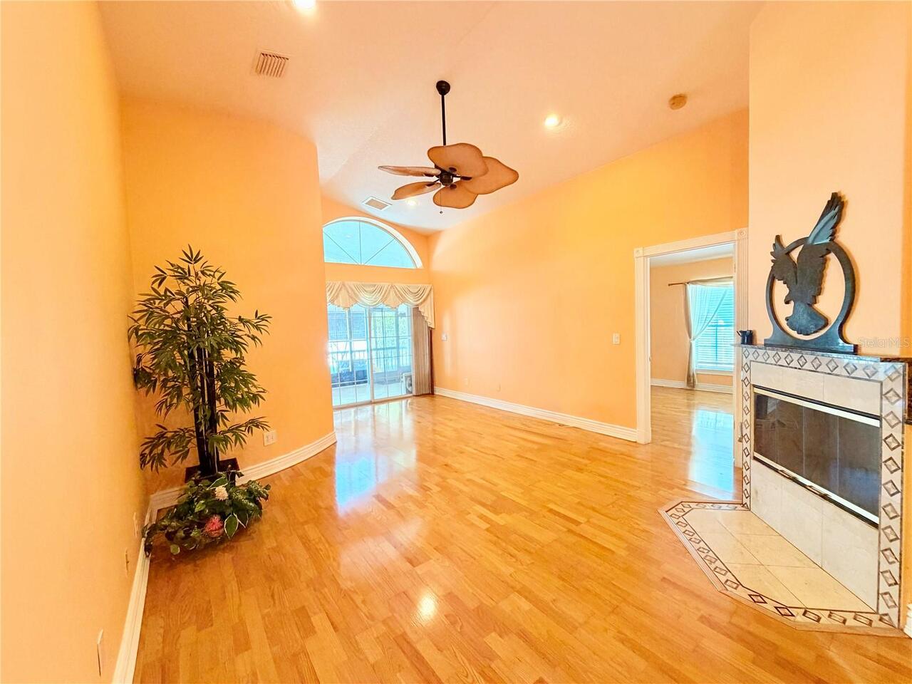 Listing Photo 14