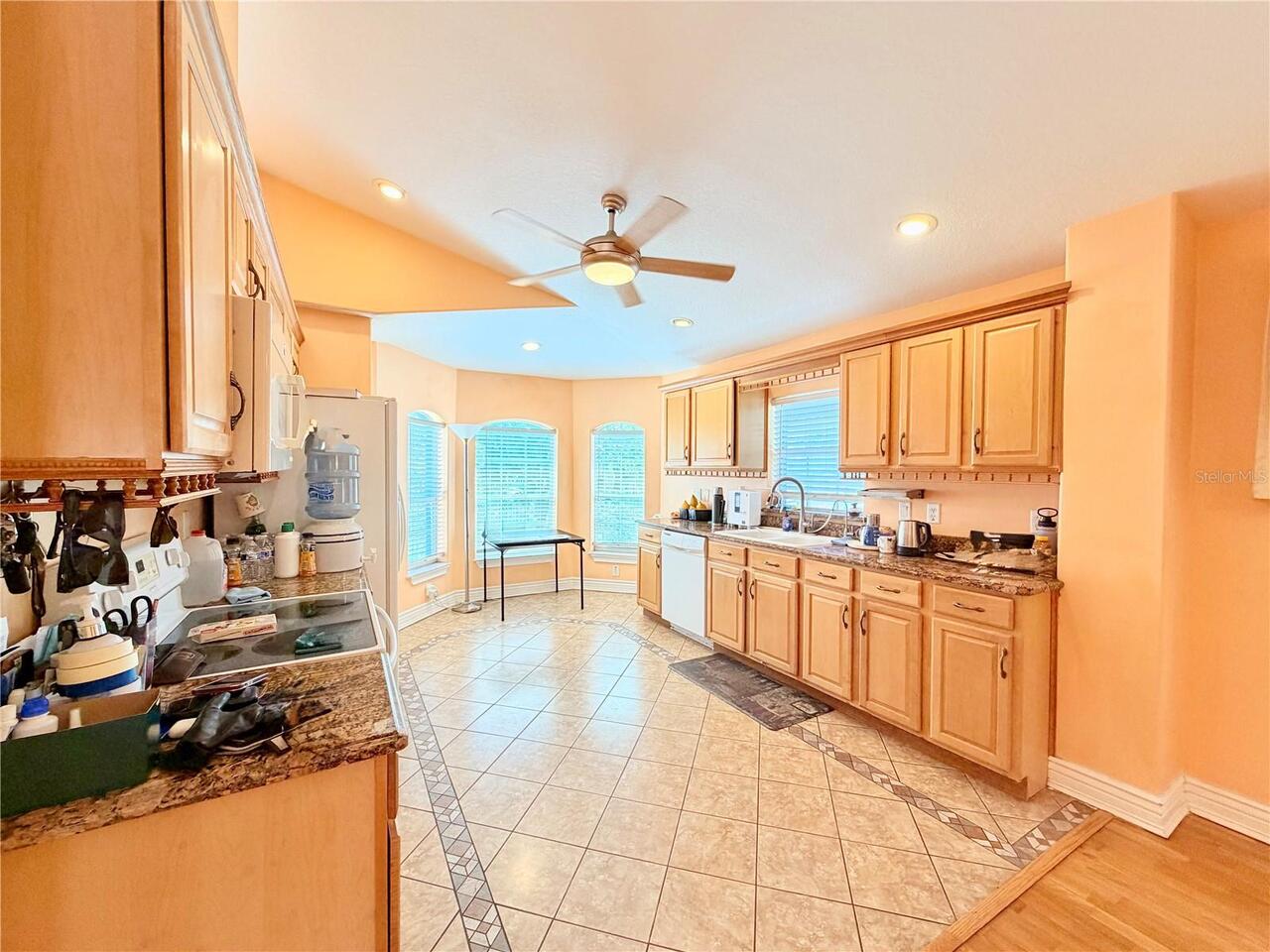 Listing Photo 16