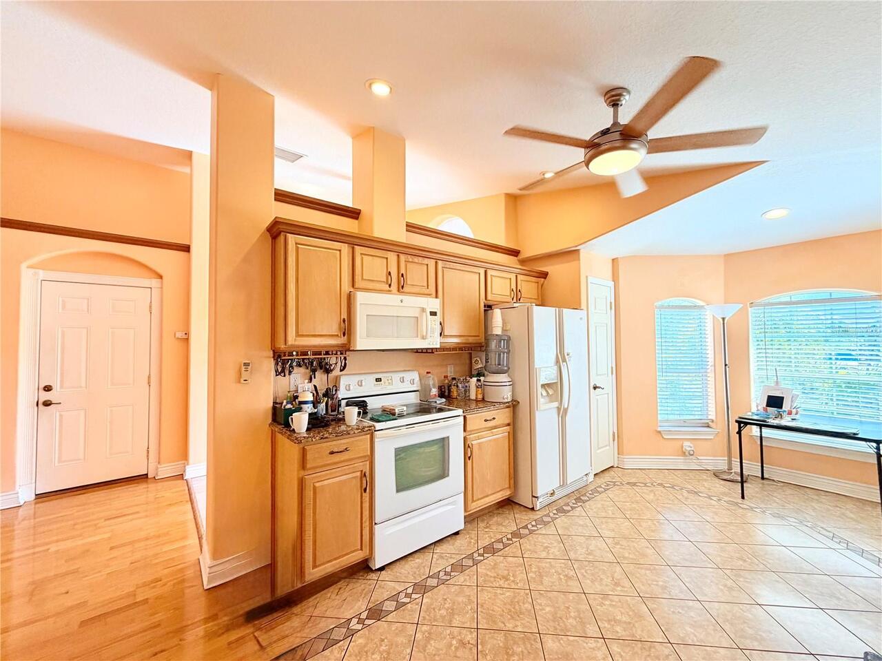 Listing Photo 17