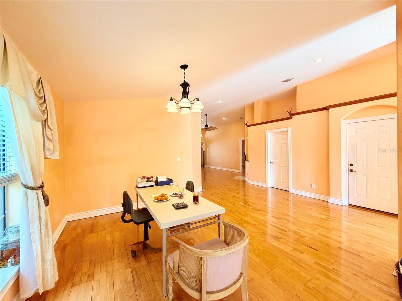 Listing Photo 18