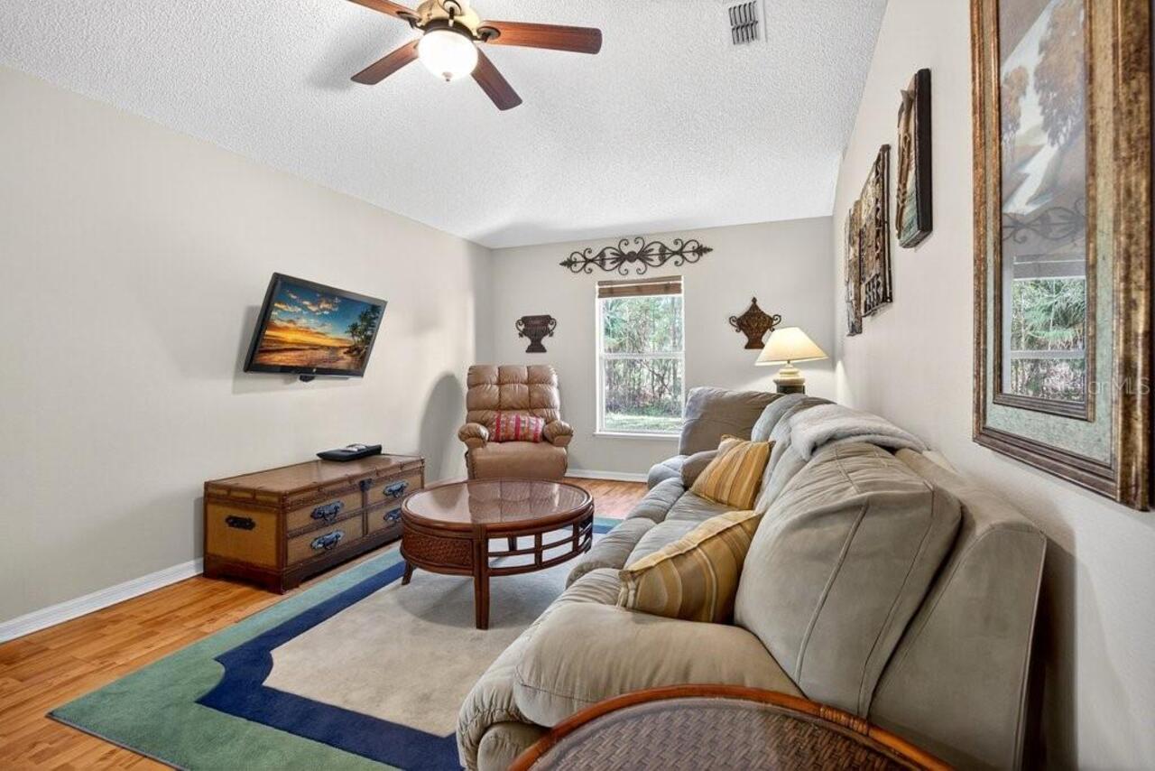 Listing Photo 9