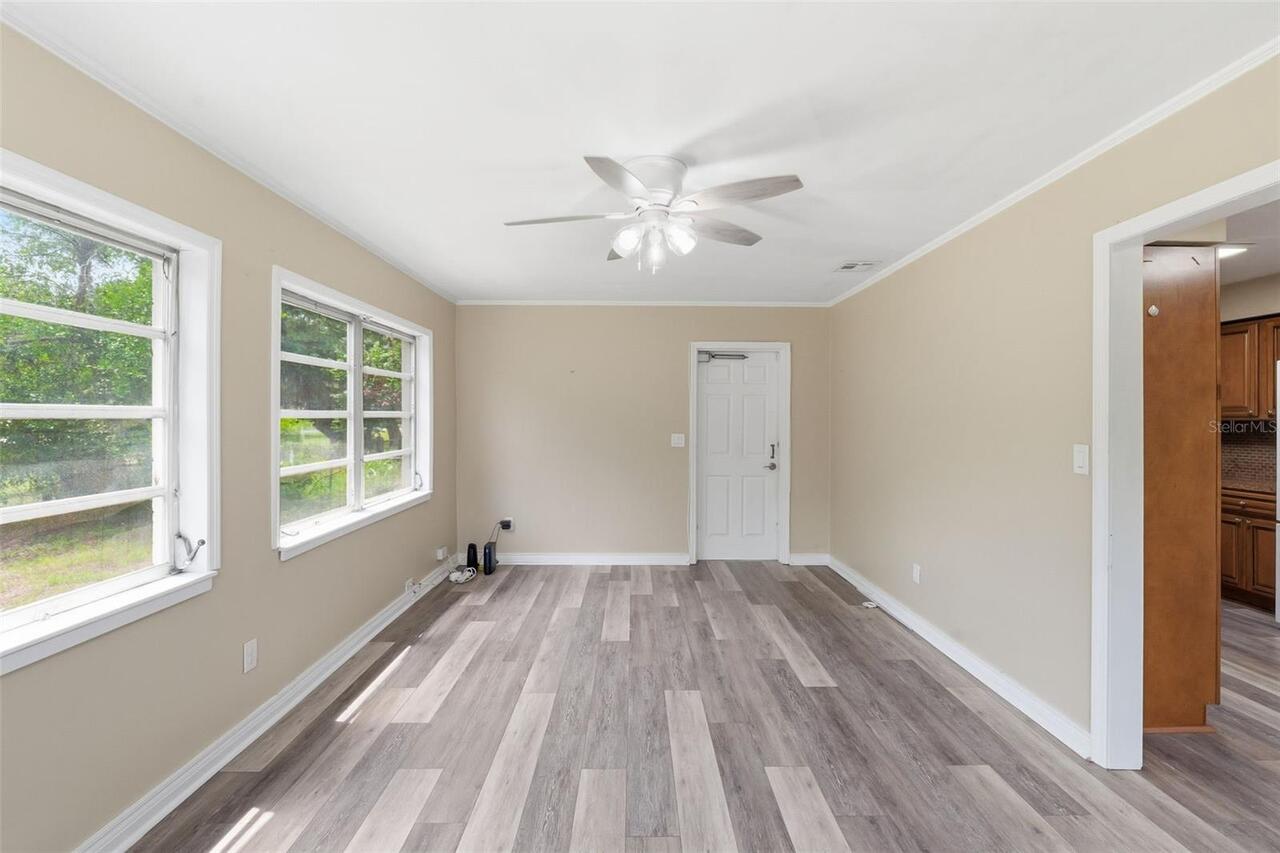 Listing Photo 14