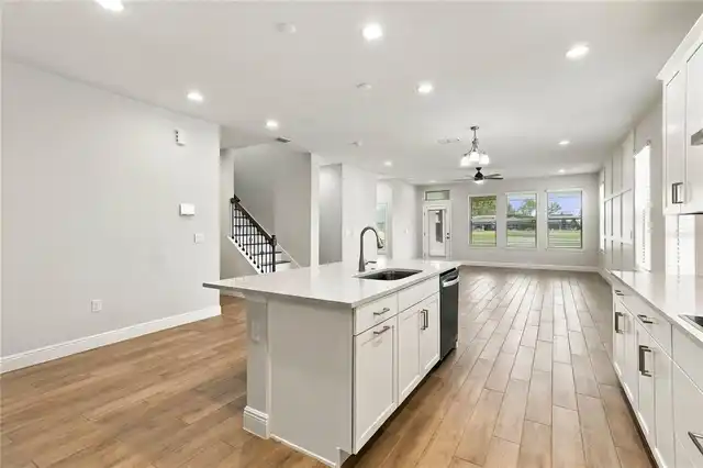 Listing Photo 11