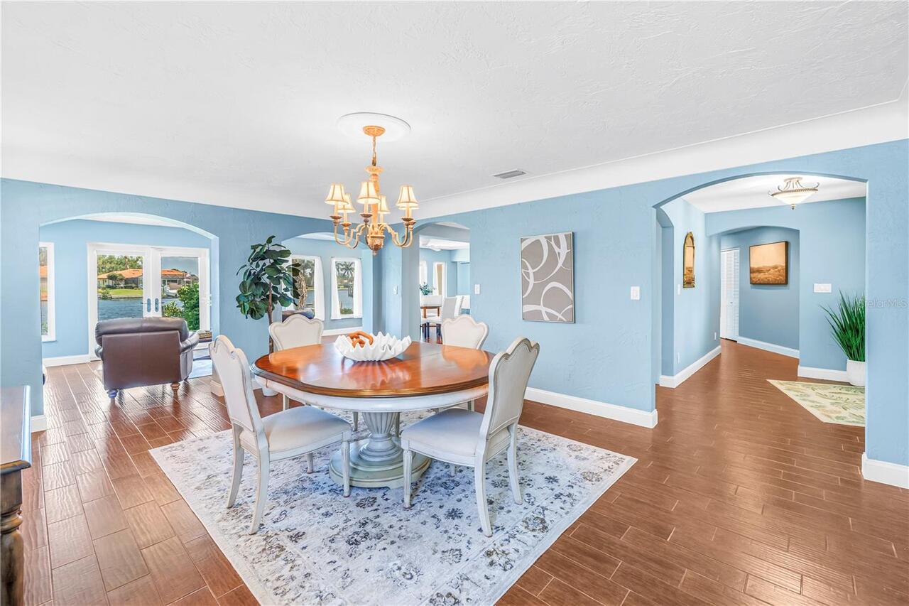 Listing Photo 11