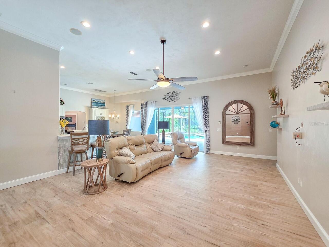 Listing Photo 9
