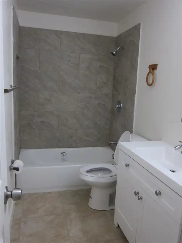 Listing Photo 11