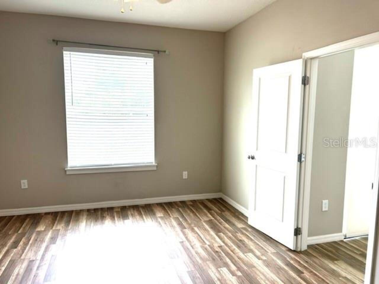 Listing Photo 12