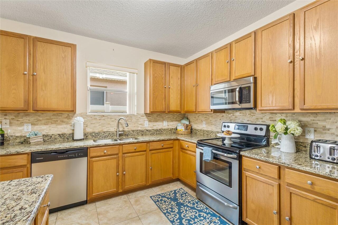 Listing Photo 12