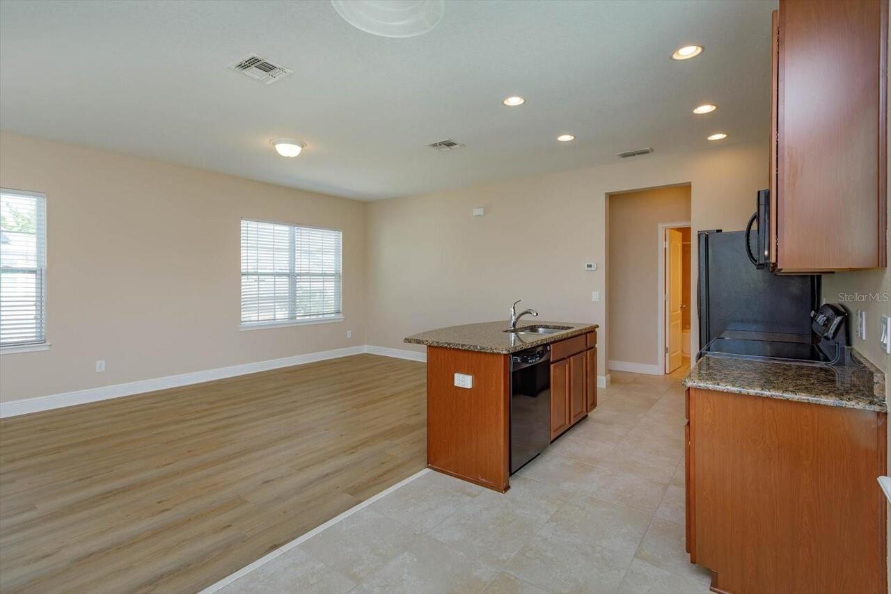 Listing Photo 9