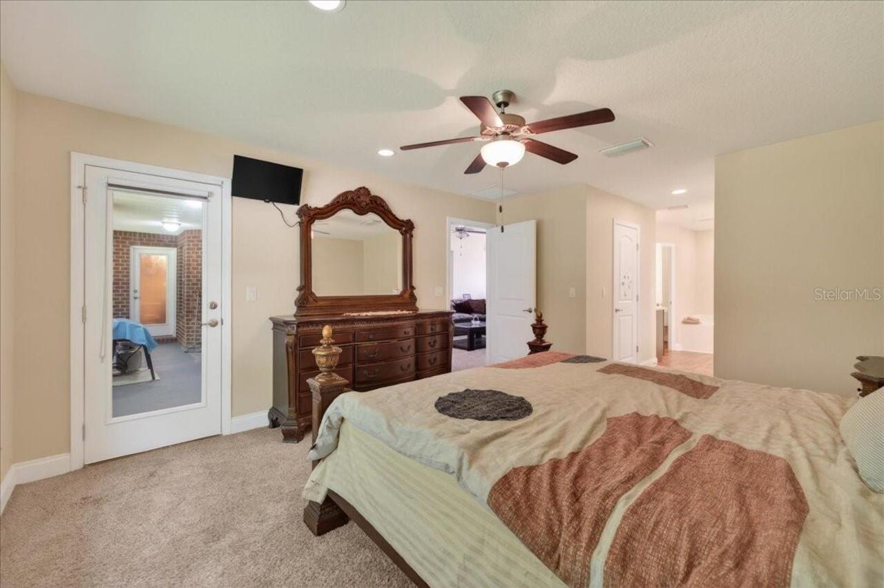 Listing Photo 8