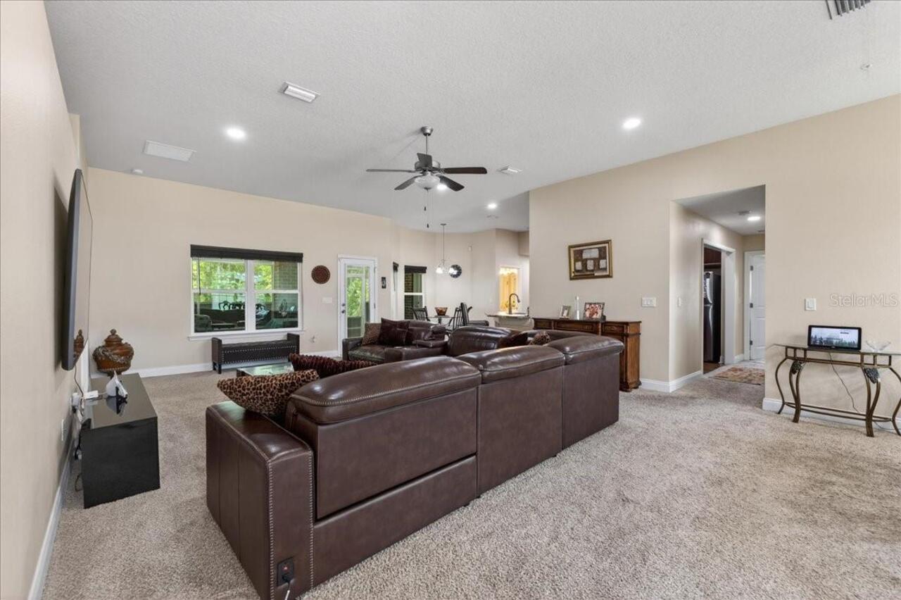Listing Photo 10