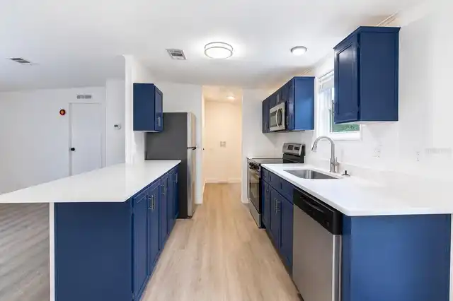Listing Photo 8