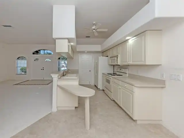 Listing Photo 10