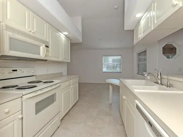 Listing Photo 13