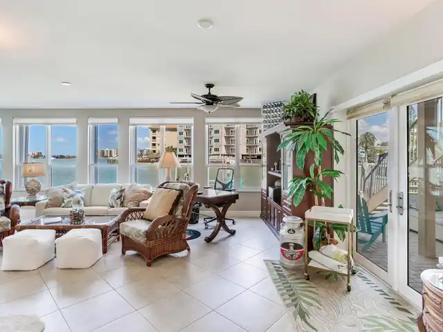 Listing Photo 12