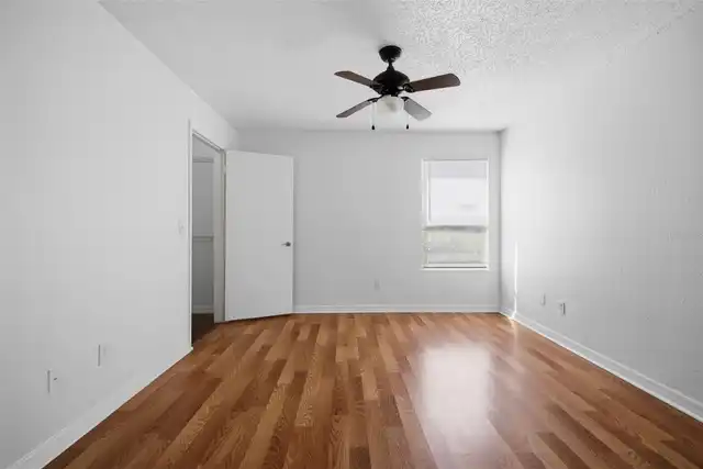Listing Photo 18