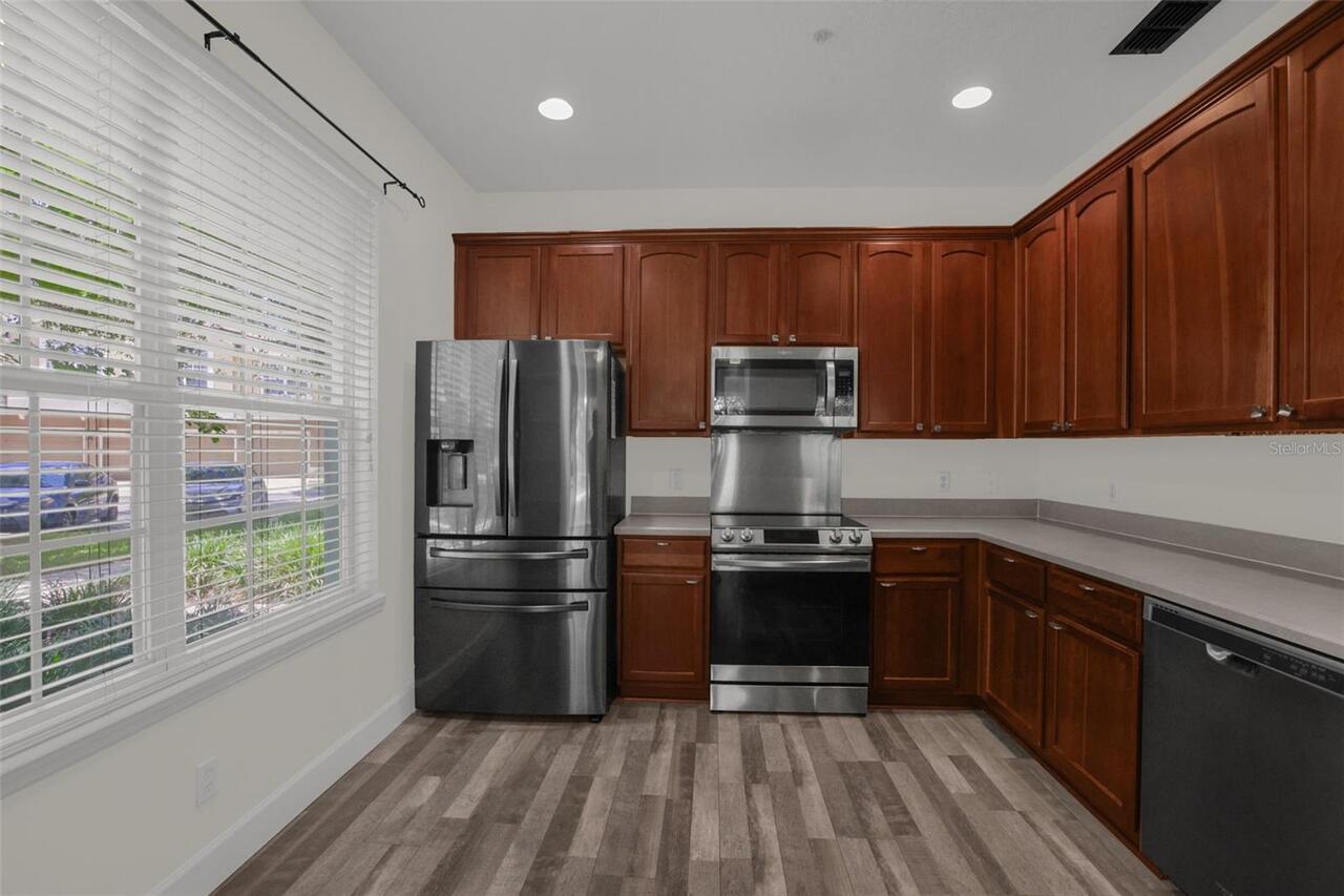 Listing Photo 10