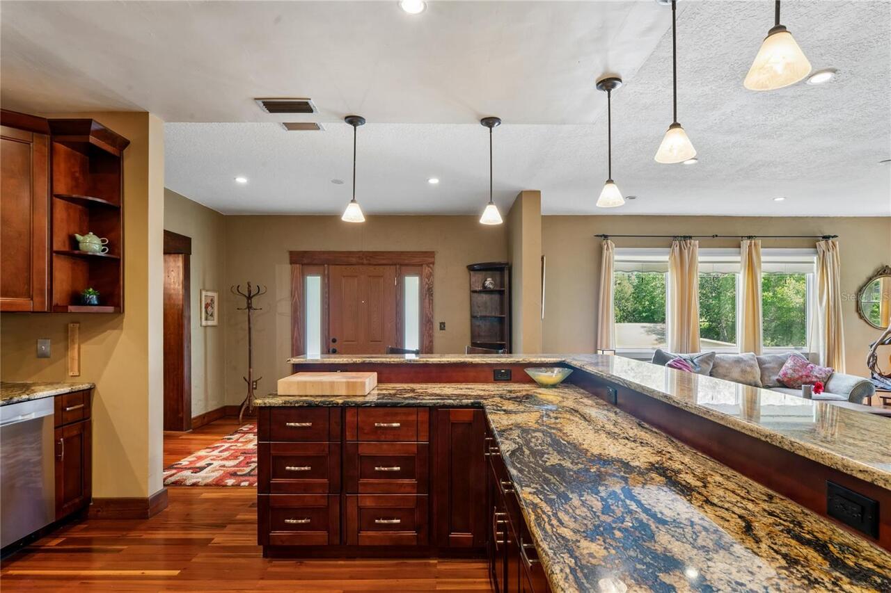 Listing Photo 16