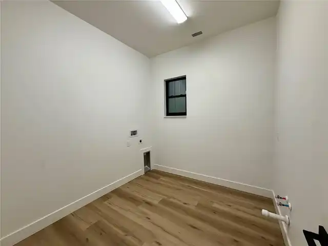 Listing Photo 24