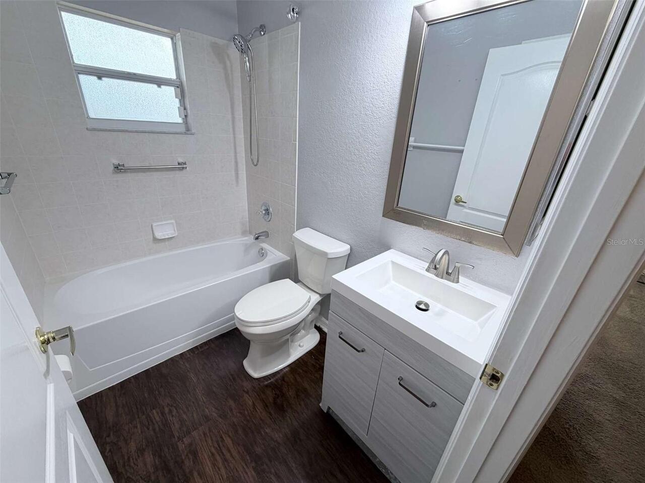 Listing Photo 12