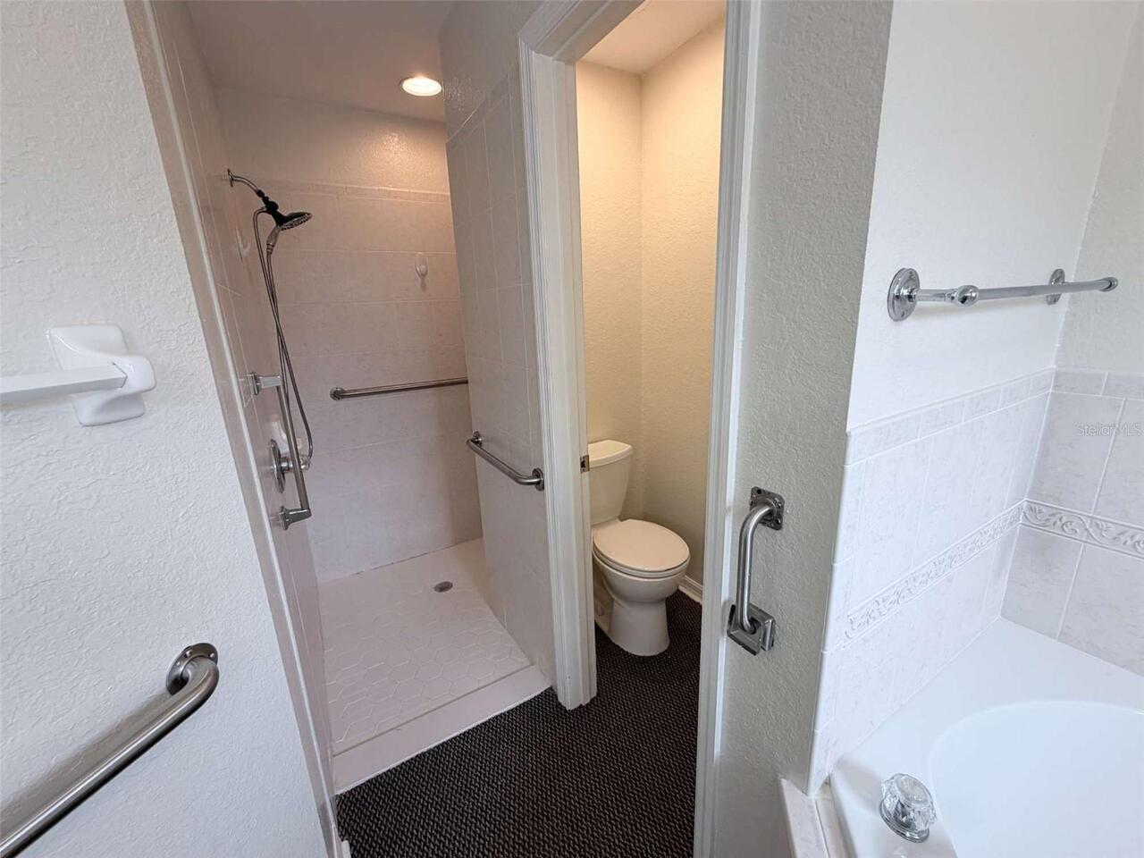 Listing Photo 14