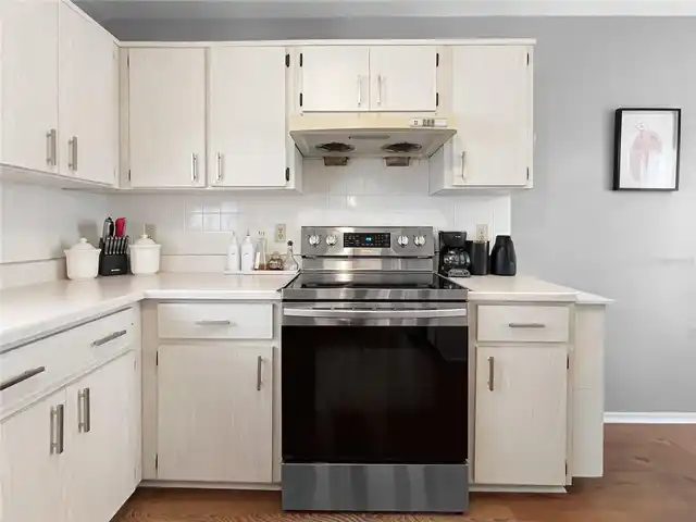 Listing Photo 8