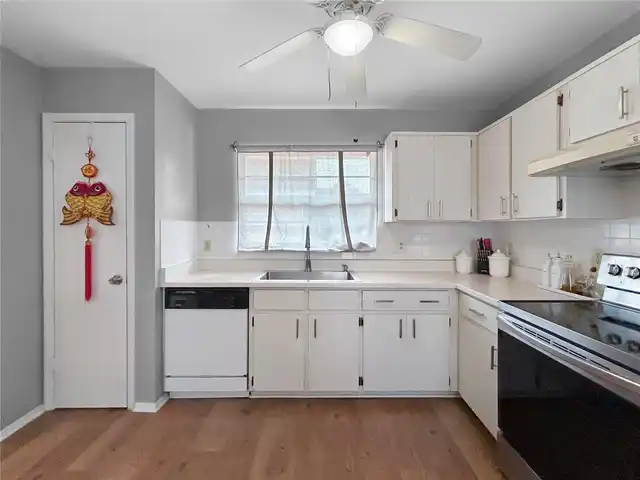 Listing Photo 10