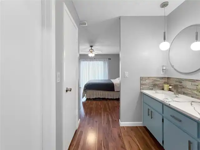 Listing Photo 12