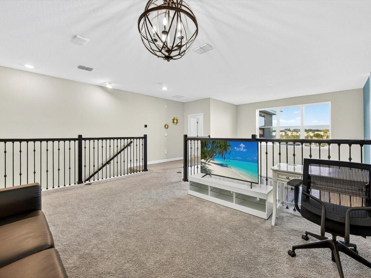 Listing Photo 12
