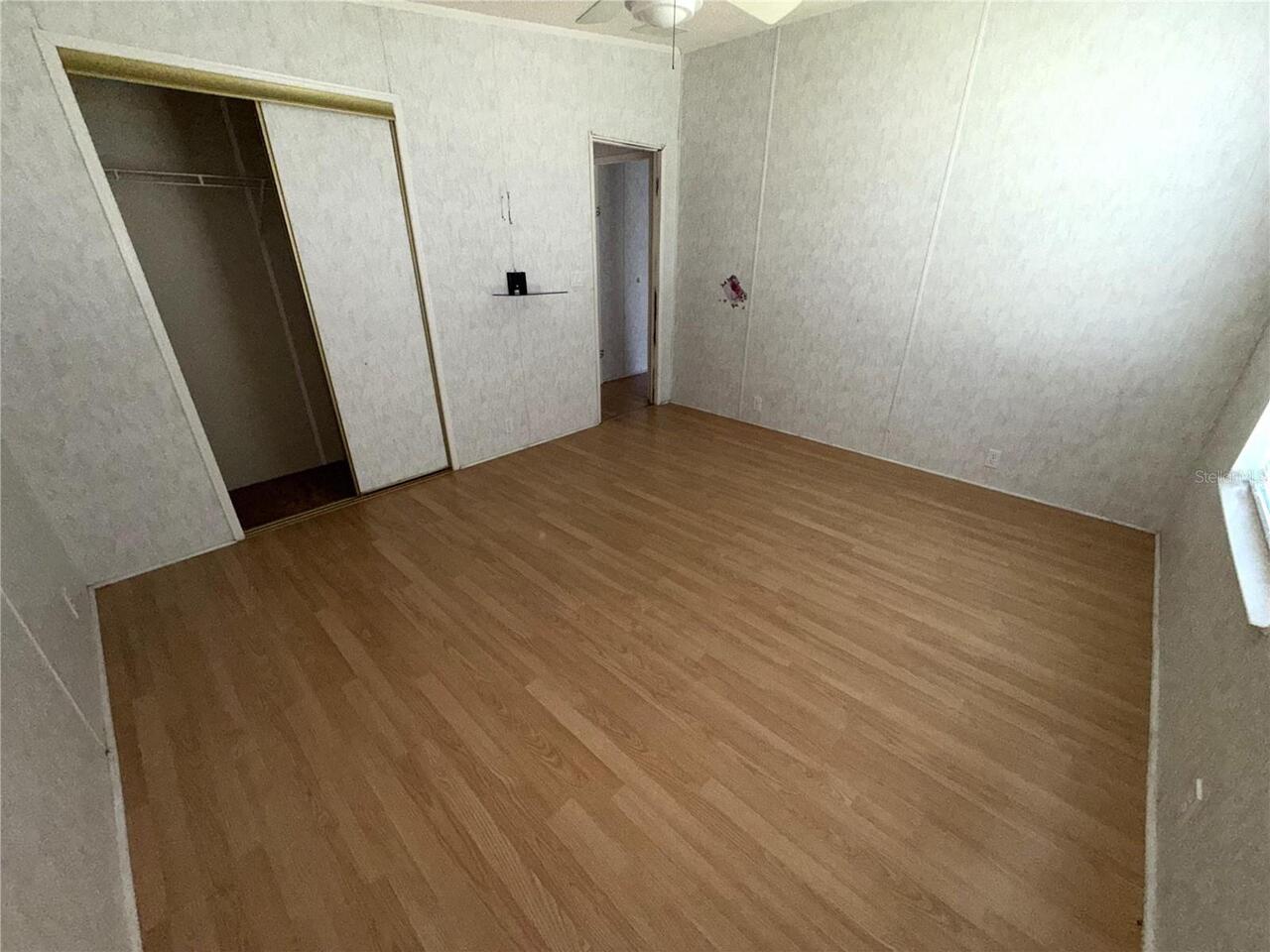 Listing Photo 11