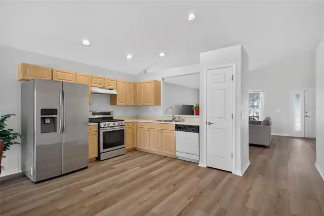 Listing Photo 15
