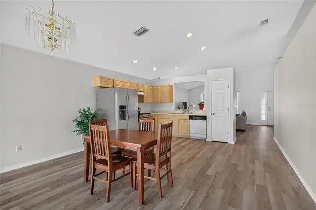 Listing Photo 16